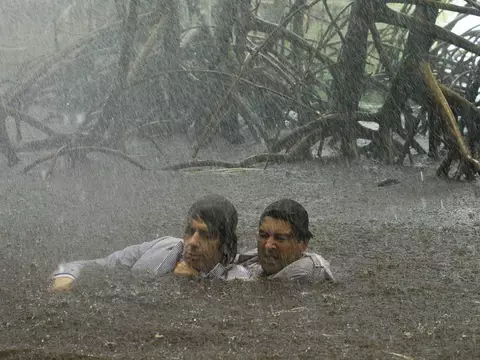 Bloodline | Kyle Chandler aparece na primeira foto da série dos criadores de Damages [ATUALIZADO]