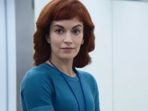 Emmy 2025 | Britt Lower, de Ruptura, vence como Melhor Atriz em Série Drama