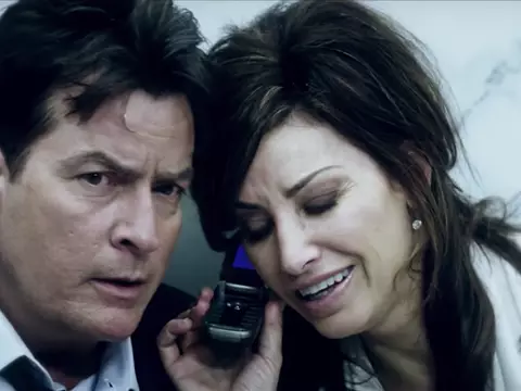 9/11 | Charlie Sheen está preso em elevador do World Trade Center em novo trailer
