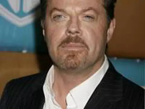 Mocking Bird Lane | Remake da série sessentista Os Monstros contrata Eddie Izzard 