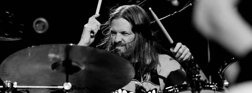 Após morte de baterista e show cancelado, Foo Fighters voltará ao Brasil  como atração do The Town em SP