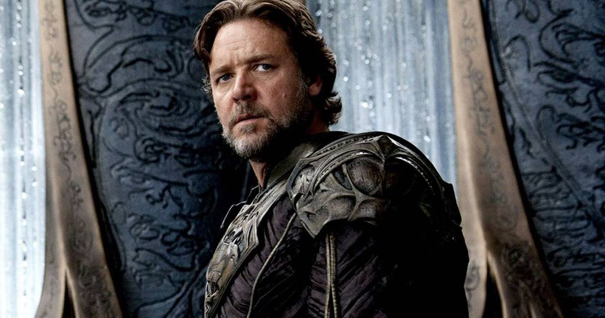 Thor: Amor e Trovão': Chris Hemsworth elogia a performance de Russell Crowe  como Zeus - CinePOP