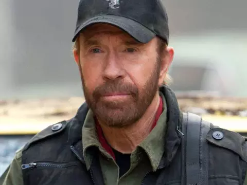 Chuck Norris é hospitalizado após emergência médica no Havaí
