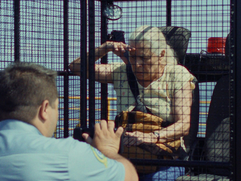 O Último Azul, filme brasileiro premiado em Berlim, ganha novo pôster