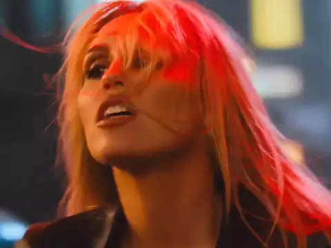 MILEY lança o videoclipe da faixa Bass Persuades; assista