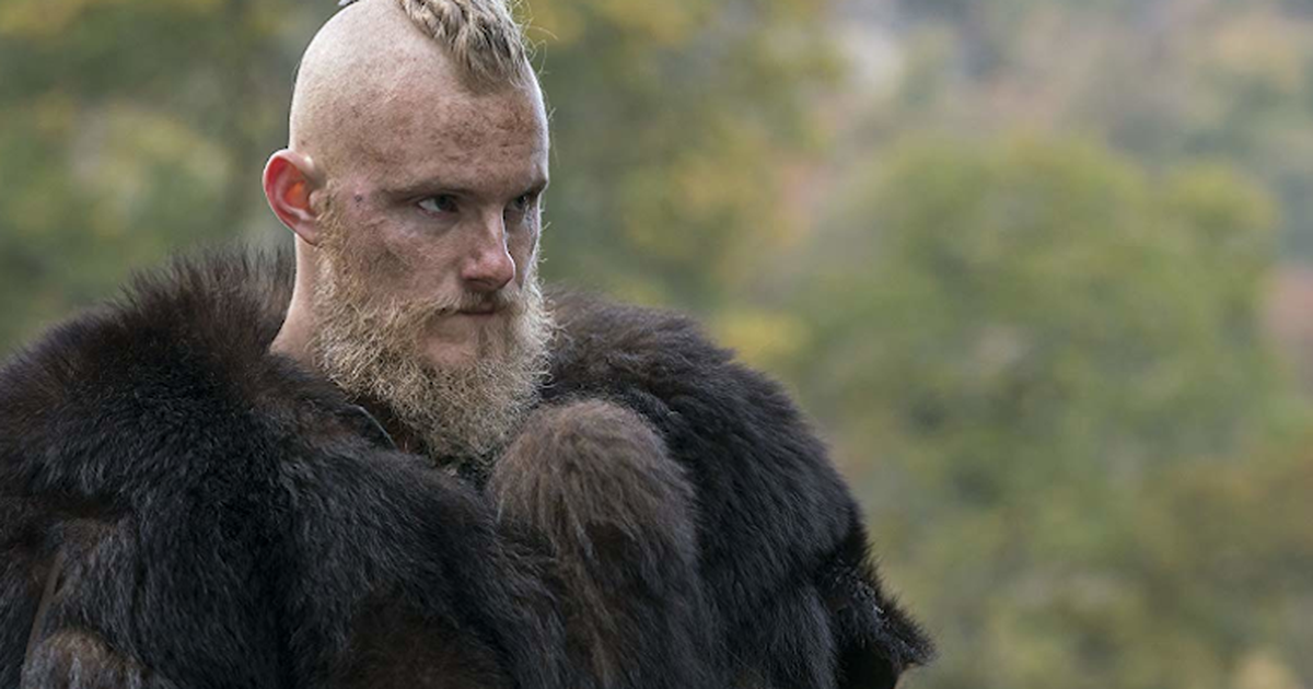 Vikings: Intérprete do personagem Bjorn na 1ª temporada cresceu e