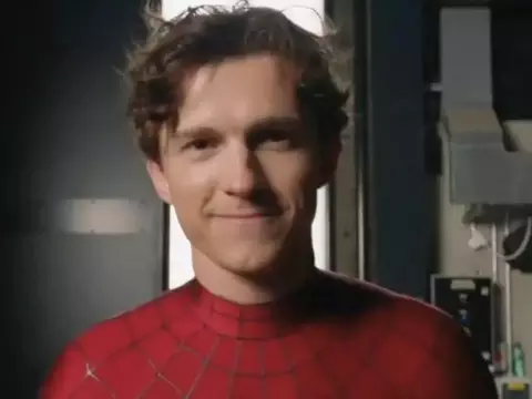 Homem-Aranha 4: Um Novo Dia | Fotos do set revelam nova máscara do herói