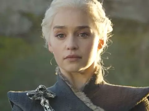 Emilia Clarke em Game of Thrones