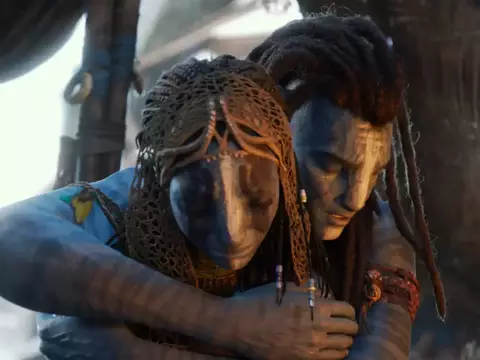 Avatar: Fogo e Cinzas ganha pôster com Na'Vi sobrevoando Pandora