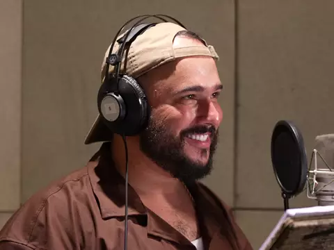 Ed Gama sobre dublar: "É a coisa mais legal que uma pessoa pode fazer"