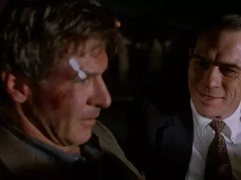 Harrison Ford e Tommy Lee Jones em O Fugitivo (Reprodução)