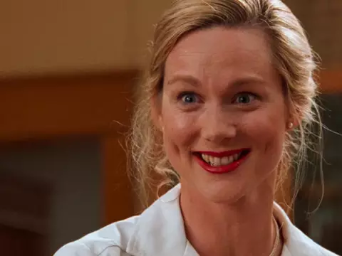 Laura Linney