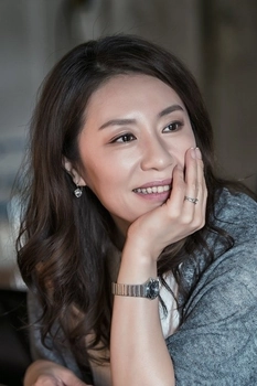Foto de Cho Yun-hee