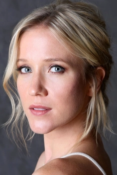 Foto de Jessy Schram