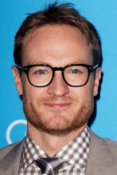 Foto de Josh Lawson