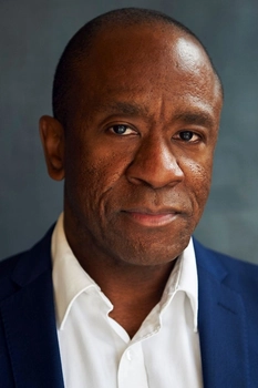 Foto de Lucian Msamati