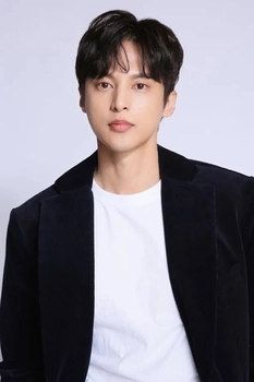 Foto de Yoon Sun-woo