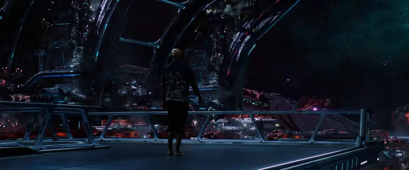 Samuel L. Jackson como Nick Fury em uma base espacial em Homem-Aranha: Longe de Casa