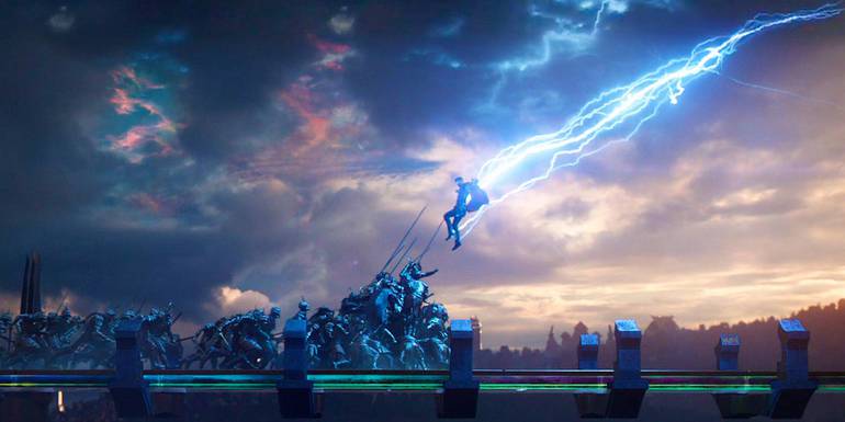 Thor lutando em Thor: Ragnarok