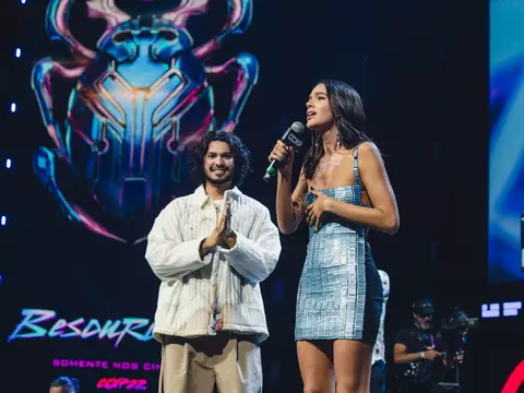 CCXP22 faz painel surpresa de Besouro Azul com Xolo e Marquezine