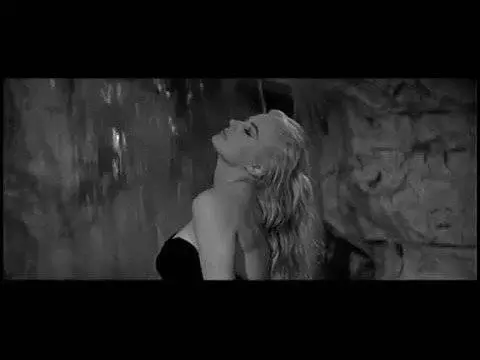 Morre Anita Ekberg, estrela de A Doce Vida