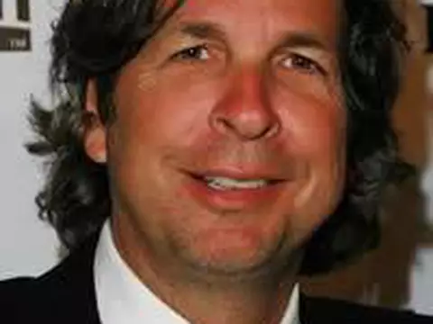 Peter Farrelly vai escrever e dirigir piloto de comédia familia para a CBS