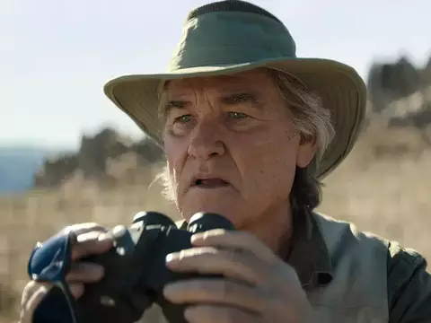 Kurt Russell diz que fazer séries é como filmar cinco filmes seguidos