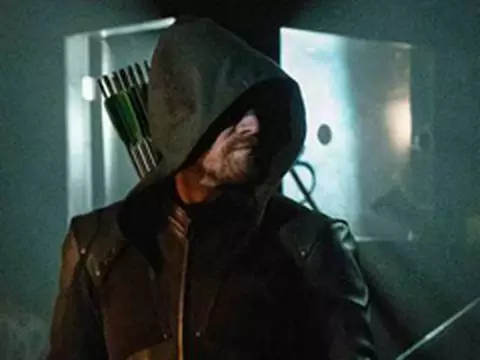 Arrow | Stephen Amell se despede da série antes do episódio final
