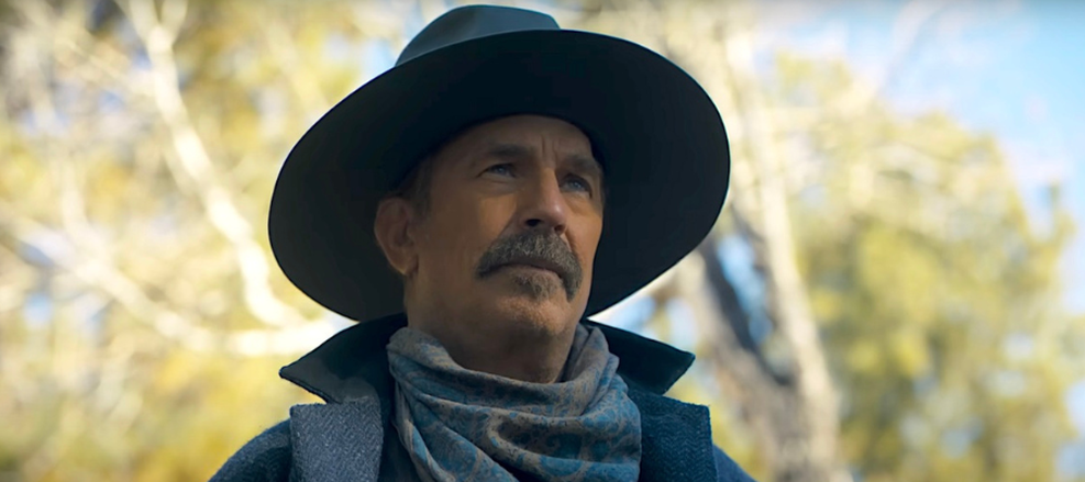 Polêmica em Hollywood: Kevin Costner Acusado em Processo por Cena de Estupro Não Roteirizada