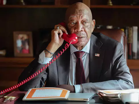 Morgan Freeman Praises Taylor Sheridan’s Writing: “It Takes Courage”