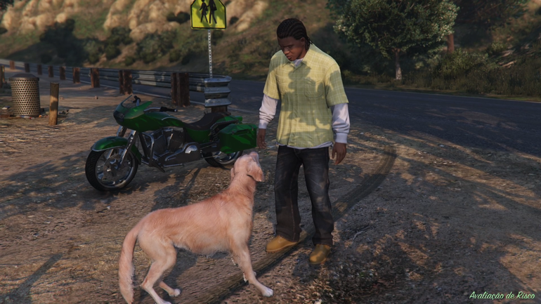 Cachorro falando com Franklin.