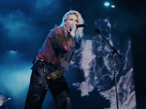 Emily Armstrong, durante o show do Linkin Park, em São Paulo