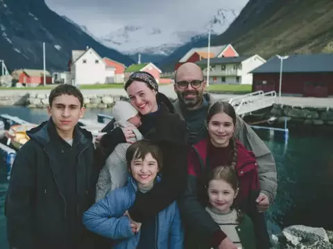 Fjord usa esfriamento espiritual da Europa para suspense de tribunal asfixiante