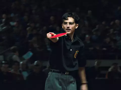 Timothée Chalamet leva brasileiros a loucura na CCXP com Marty Supreme