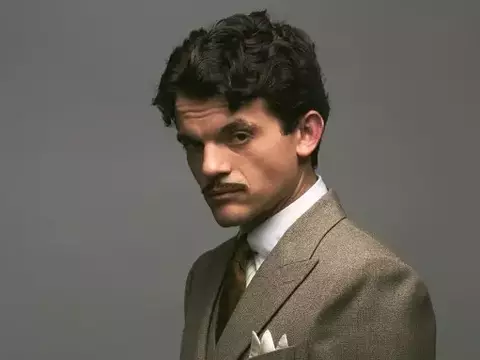 Veja primeira imagem de Edward Bluemel como Hercule Poirot na minissérie Hercule
