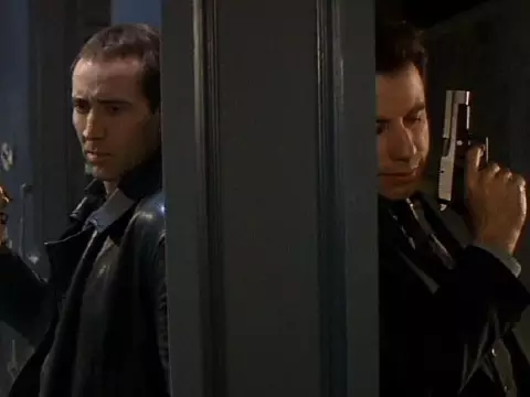 Nicolas Cage e John Travolta em A Outra Face (Star+/Reprodução)