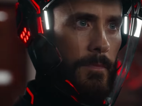 Tron: Ares | Jared Leto chega ao mundo real em novo teaser; veja