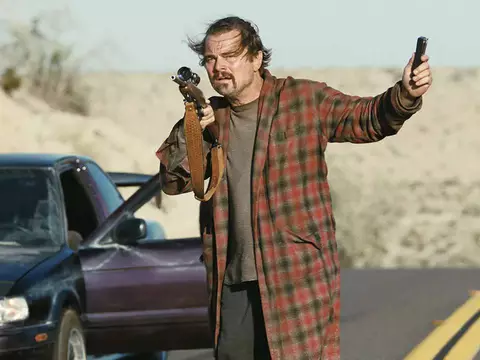 Foto de Leonardo DiCaprio no filme Uma Batalha Após a Outra/Reprodução