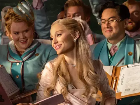 Wicked: Parte 2 | Fã agarra Ariana Grande e Cynthia Erivo a defende; veja vídeo