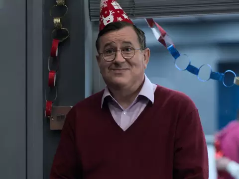Ted Lasso | Jeremy Swift detalha jornada de Higgins em busca da verdade no episódio 8