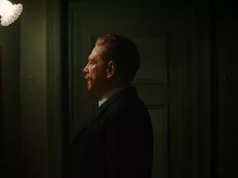 Kenneth Branagh em cena de A Haunting in Venice (Reprodução/YouTube)