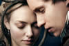 Os Miseraveis Eddie Redmaynee e Amanda Seyfried poster