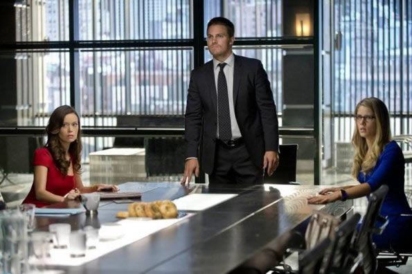 Arrow S02E01 City of Heroes Summer Glau