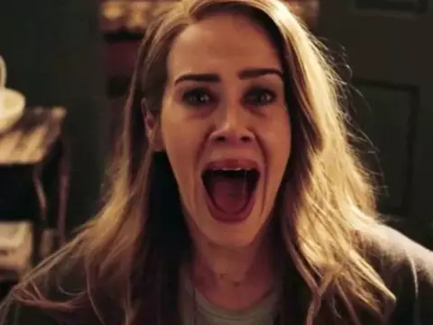 Sarah Paulson em American Horror Story (Star+/Reprodução) 
