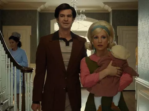 Cena de Os Olhos de Tammy Faye (Divulgação)