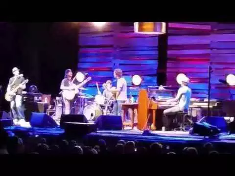 Eddie Vedder e Jack Johnson cantam “Rocky Raccoon”, dos Beatles