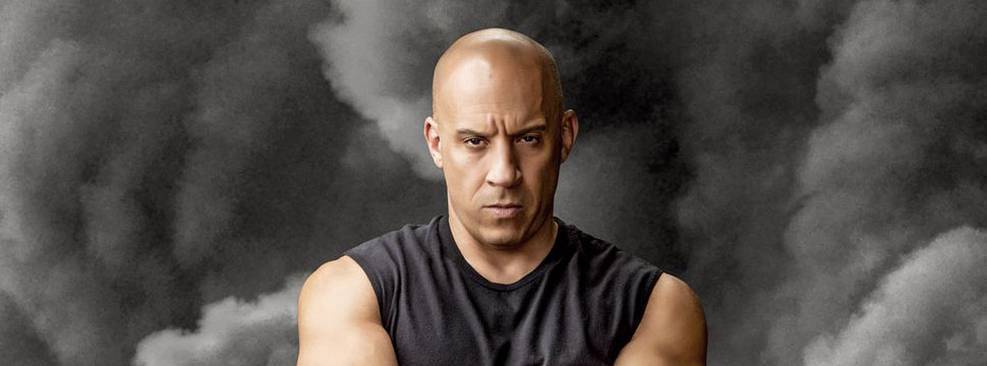 Vin Diesel como Dominic Toretto no cartaz de Velozes & Furiosos 9