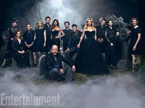  Buffy: A Caça-Vampiros | Elenco se reúne em vídeo e ensaio para marcar os 20 anos da série