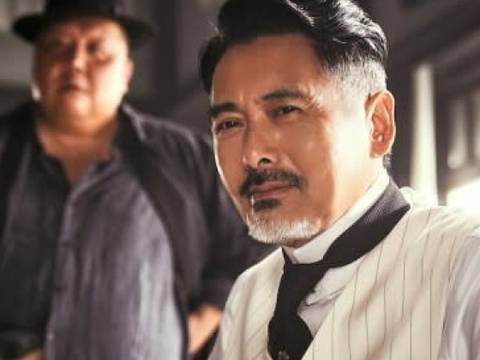 Chow Yun-fat em cena de Detetive Chinatown: O Mistério de 1900 (Reprodução)