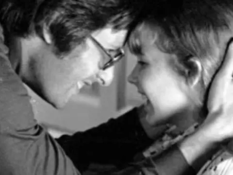 William Friedkin e Linda Blair no set de O Exorcista (Reprodução)